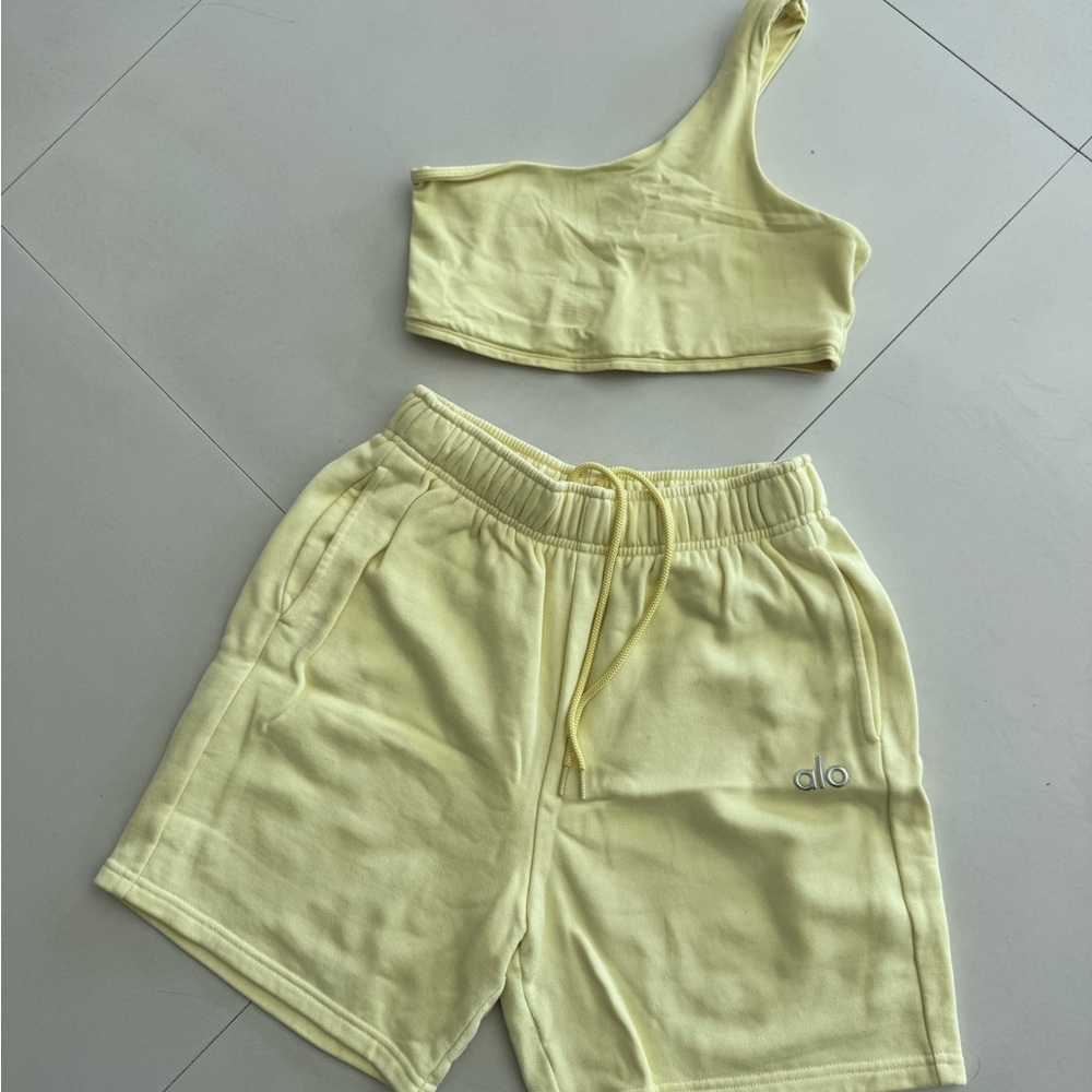 ALO Yoga Light Yellow Shorts
